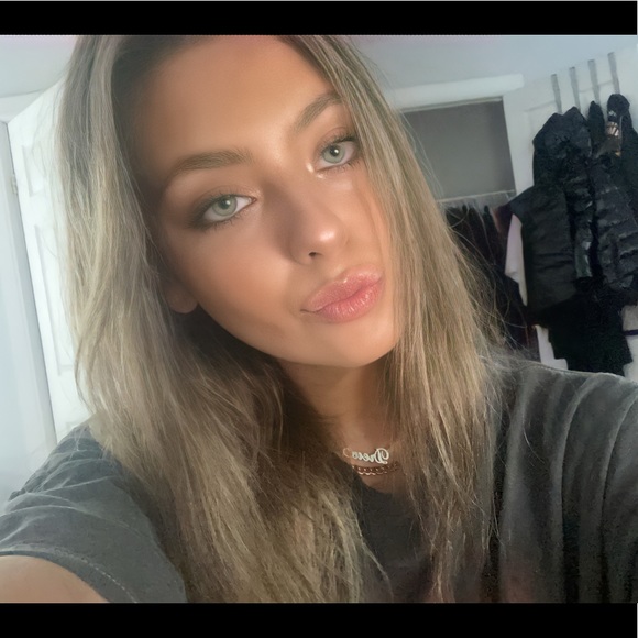 Meet your Posher, Drew - Picture 1 of 1